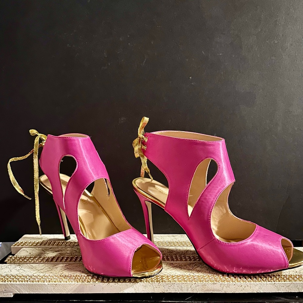 Things II Come Blossom Open Toe Sandal Size 10.5